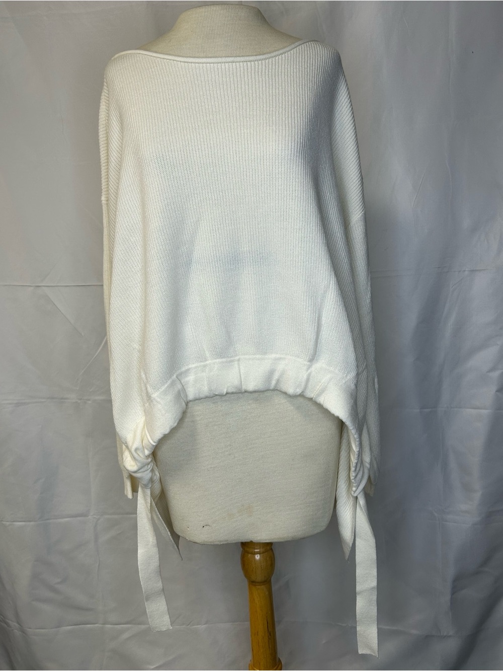 Soho New York & Company Ivory Oversized Tie Sleeve Sweater XL NWT